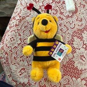Bee pooh bear.